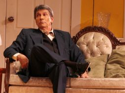 Para Juan Ferrara uno de los momentos más difíciles con este montaje es contener el llanto. ARCHIVO /