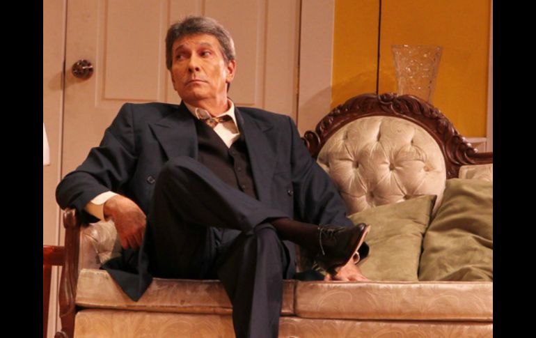 Para Juan Ferrara uno de los momentos más difíciles con este montaje es contener el llanto. ARCHIVO /