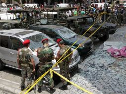 La policía libanense investiga la escena del estallido, al menos 53 personas resultaron heridas. AFP /