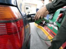 Durante junio de 2013, uno de los productos que mayor incremento de precios y más incidencia tuvo sobre la inflación es la gasolina. ARCHIVO /