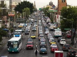 Vista general del tráfico en av. Alcalde de Guadalajara. ARCHIVO /