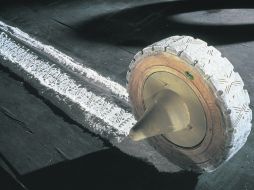 Ejemplo. Este es el tipo de trabajo que hace Betsabeé Romero. La pieza se llama Scars on Archaeological Skin. ESPECIAL /