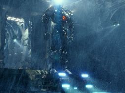 Gipsy Danger. Uno de los robots que combaten monstruos en ''Titanes del Pacífico''. AP /