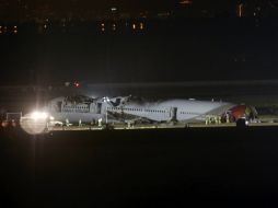 Dos personas murieron y más de 180 resultaron heridas en el accidente del avión en el aeropuerto de San Francisco. EFE /