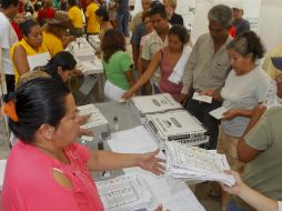 Se indicó que las personas desaparecidas trabajarían como observadores en las elecciones de Veracruz por mil 200 pesos. ARCHIVO /