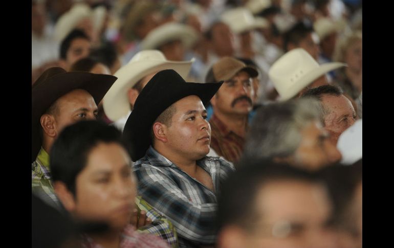 El acto se realiza en las instalaciones de la Empresa Ejidal Tequilera Amatitán.  /