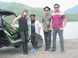 Los integrantes de Hello Seahorse! grabaron el video de ''No es que no te quiera'' en Monterrey. ESPECIAL /