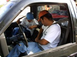 La iniciativa que analizan los diputados locales contempla que no se pueda circular sin el cinturón de seguridad, entre otras medidas. ARCHIVO /