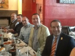 Rosales Castellanos (c) no se reafilió al PAN y analiza si lo hará.  /