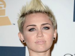 Cyrus expresó que a partir de cortarse su cabello, inició una nueva etapa en su vida. ARCHIVO /