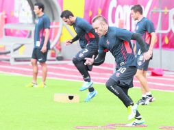 A morder primero. Vicente Matías Vuoso (30) encabeza el ataque de los Zorros. EL INFORMADOR /