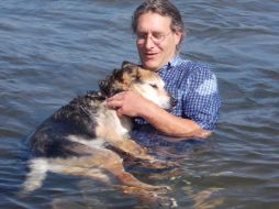 Schoep recibió cariñoso cuidado de su dueño durante sus últimos días.  /