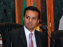 El presidente de Zapopan, Héctor Robles Peiro, recibió a los ciudadanos y se comprometió a revisar el tema. ESPECIAL /