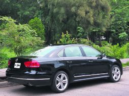 Por dentro. Uno de los puntos más atractivos del Passat es el espacio de la banca posterior.  /