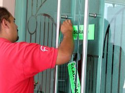 Se colocaron sellos de clausura en los establecimientos. ARCHIVO /