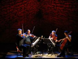 Jeffrey Zeigler (derecha) fue aclamado por el público que llenó la Sala Manuel M. Ponce. ARCHIVO /