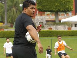 Omar Asad empieza a tener sus primeros problemas con su plantel.  /