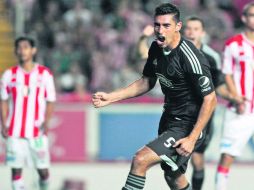 Patricio Araujo marcó el primer gol oficial de la nueva campaña del Guadalajara. MEXSPORT /