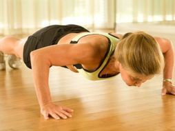 Con este ejercicio se comprobó que de 100 mujeres, 70 lograron fortalecer, tonificar y mantener la rutina. ESPECIAL /