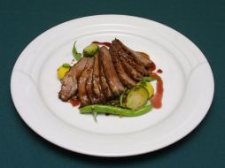 Platillo bañado en salsa de jengibre, el cual tiene propiedades antiinflamatorias. ARCHIVO /