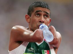 Pedro acompañó al italiano di Lello y al brasileño Costa en el podio. MEXSPORT /