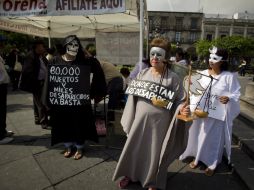 Esta mañana algunas personas se reunieron en Plaza de Armas para hacer la petición.  /