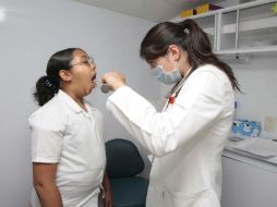 La SSJ exhortó a la población a que en caso de presentar los síntomas acuda al médico de inmediato. ARCHIVO /