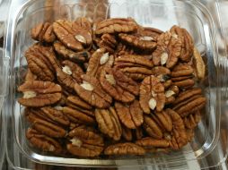 Las nueces también son parte de la lista ya que contienen grasas saludables y poseen fibra que inhibe el apetito. ARCHIVO /