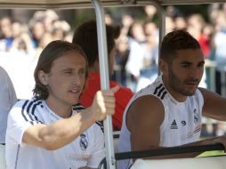 Luka Modric (i) podría jugar en la Liga Premier la próxima temporada. EFE /