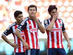 Los jugadores del Guadalajara lucieron desconcertados luego del primer gol del partido. MEXSPORT /