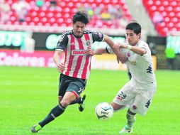 Rafael Márquez Lugo no logró destrabar el ataque de Chivas ante la defensa jarocha. EL INFORMADOR /