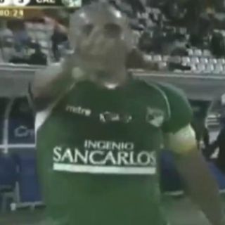 Marín anota gol a lo ''Roberto Carlos''