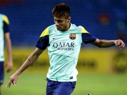 El sudamericano cumple el sueño de uno de sus fanáticos. EFE /