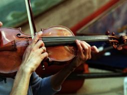 Se realizará un homenaje al fallecido violinista en celebración a su quinto aniversario luctuoso. ARCHIVO /