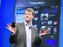 En esta foto del pasado 30 de enero, Thorsten Heins presenta la plataforma móvil BlackBerry 10. AFP /