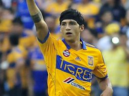 Alan Pulido dice que a pesar de haber anotado un par de goles en el partido contra los Rayados, trabajará para mejorar su nivel. ARCHIVO /