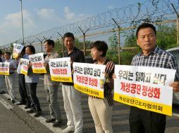 Empleados del complejo piden que se reabra para poder retomar sus empleos. AFP /
