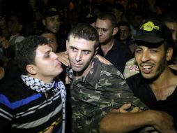 El bombardeo se produce poco después de la entrada en Gaza de 15 de los 26 presos liberados por Israel. EFE /