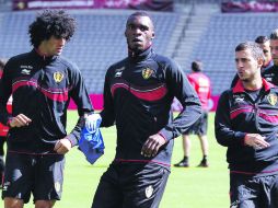 A seguir. La estrella del Chelsea, Eden Hazard (der) encabeza el ataque belga. EFE /