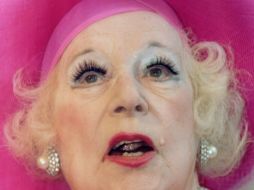 Barbara Cartland es considerada una autora única, conocida en todo el mundo por su escritura puramente romántica. ARCHIVO /