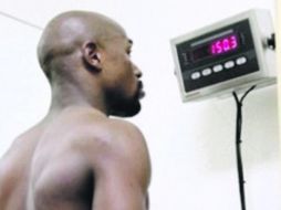 Mayweather Jr. está en 150.3 libras, a dos del peso pactado para la pelea ante el ''Canelo'' ESPECIAL /