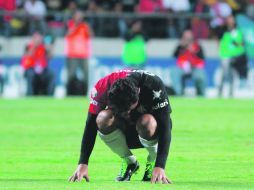 Omar Bravo, pensativo, luego de que los Zorros fallaron las pocas jugadas de peligro que tuvieron. MEXSPORT /