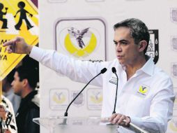 El debate de la reforma energética debe incluir todas las propuestas, opina Miguel Ángel Mancera. NTX /