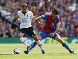 El Tottenham no contó con Gareth Bale, que espera desatascar su futuro en las próximas horas. AP /