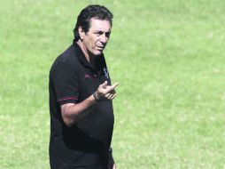 Al parecer a los aficionados de Chivas les gustó el trabajo que hizo Boy como estratega de sus archirrivales: los Zorros del Atlas. MEXSPORT /