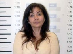 En cuanto aterrizó la aeronave en el AICM,  Ávila Beltrán es entregada a elementos de la Policía Federal Ministerial. AFP /