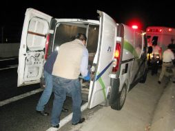 La víctima fue trasladada a la morgue metropolitana. ESPECIAL /