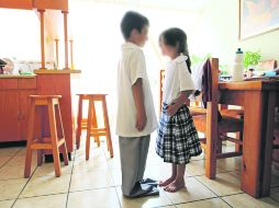 Ropa que no corresponde a la talla de los menores, el ''apoyo'' en uniformes gratuitos del Ayuntamiento de San Pedro Tlaquepaque. EL INFORMADOR /