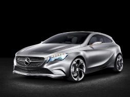 La automotriz Mercedes-Benz está interesada en los lentes. ARCHIVO /