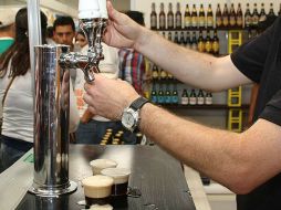 Las alternativas para evitar el alcoholímetro son el conductor designado y que se regule la cantidad que se vende de alcohol. ARCHIVO /